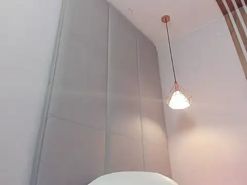 MiaSwan_ webcam