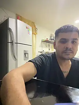 LatinBearX live cam on StripChat