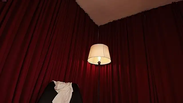 alice-blaker - Alice-blaker's free webcam - UK Sex Cams