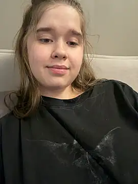 HornyGirlH Live Web Cam Show