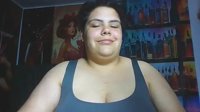 Hailey_Curvy webcam