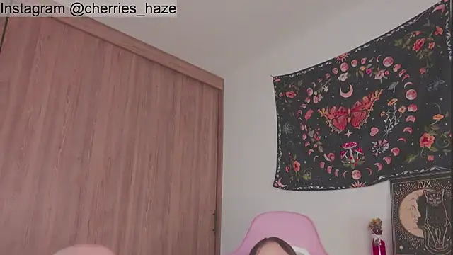 Cheerry1 live cam on StripChat