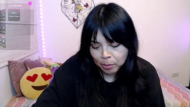 EllieMoonX webcam