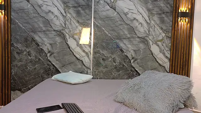 Mia_Collins7 webcam