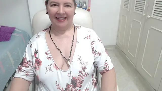 leonela_69 webcam