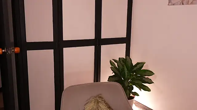 sweettaaron01 live sex cam