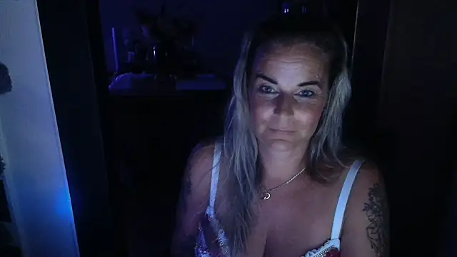 xMystiqueMavenx webcam