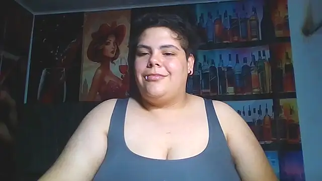 Hailey_Curvy webcam