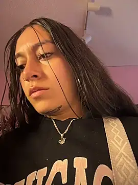 DulceLatinaxo webcam