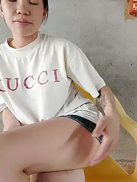 MiuMiu-Babyy webcam