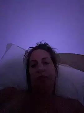 lola240512 - Lola240512's free webcam - UK Sex Cams