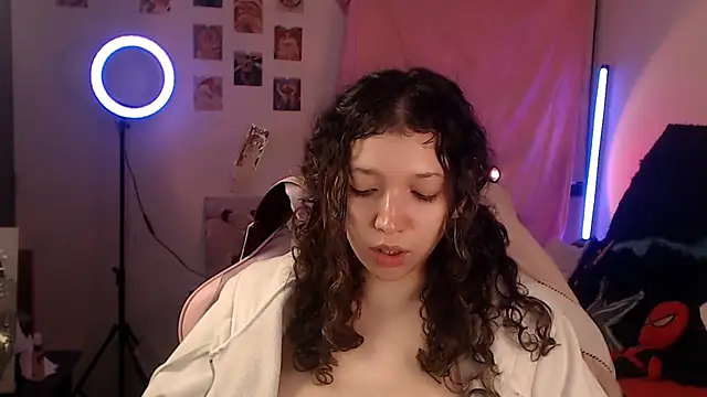 AllyDonfort webcam