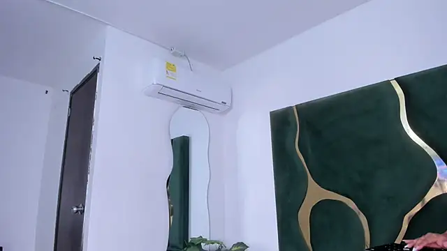 noa_roseasm webcam