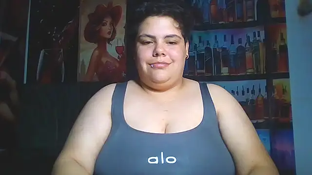 Hailey_Curvy webcam