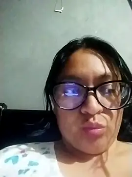 LatinSquirtBaby webcam
