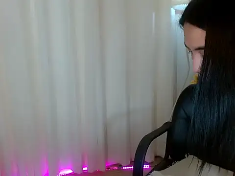 ScarletteSavanah webcam