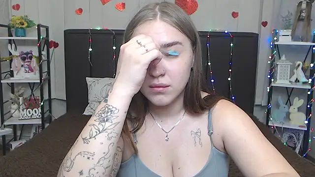 LauraHlot webcam