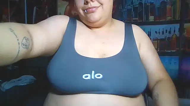 Hailey_Curvy webcam