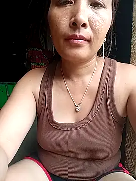 Angelina-Luxxy webcam