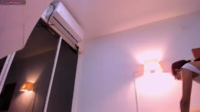 nyx_velvet webcam