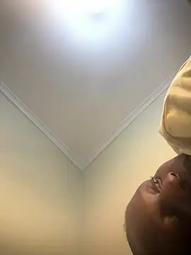 miss_curvy0 webcam
