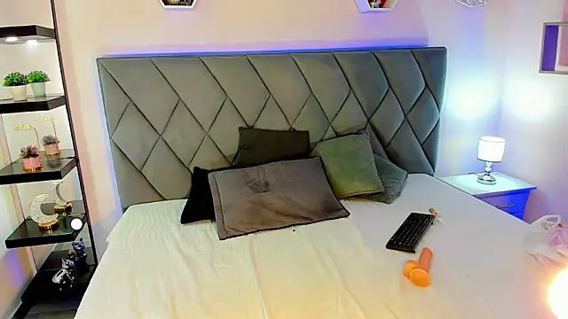 Auroraa_Smith Live Web Cam Show