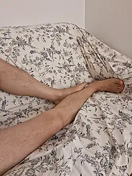 GreekDaddyBearFeet webcam