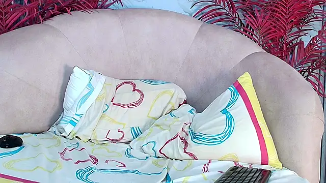 KatiiaVega live cam on StripChat
