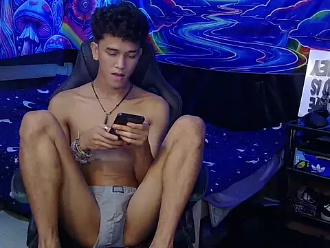 hugekenbigcock webcam