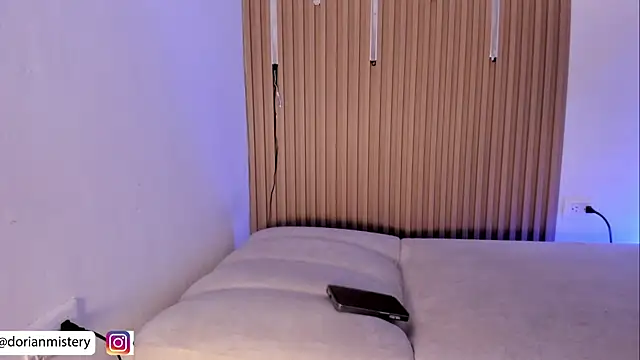 dorianmistery2322_ - Dorianmistery2322_'s free webcam - UK Sex Cams