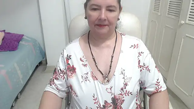 leonela_69 webcam