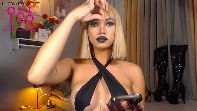 Lexi_ThunderFuck live cam on StripChat