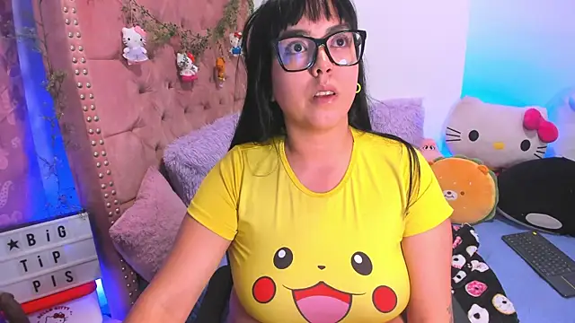 LillyCandy live cam on StripChat