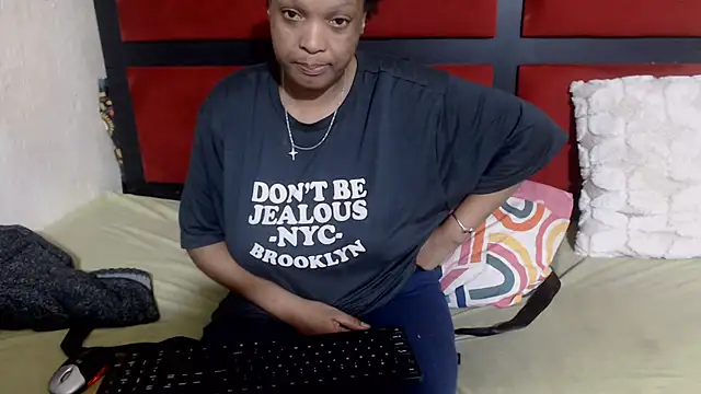MaximTease24 webcam