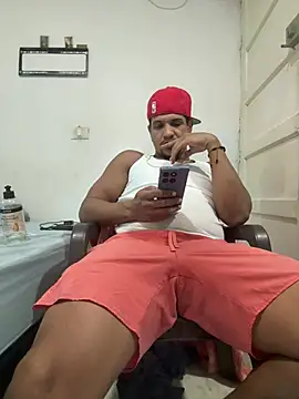 bigdick211292 live cam on StripChat