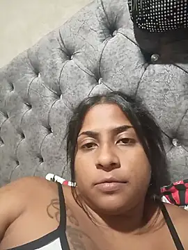 Giselabrunette25 webcam
