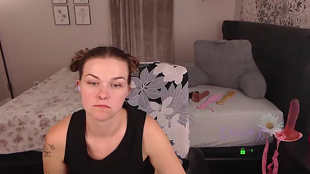 DaisieMaeXO webcam