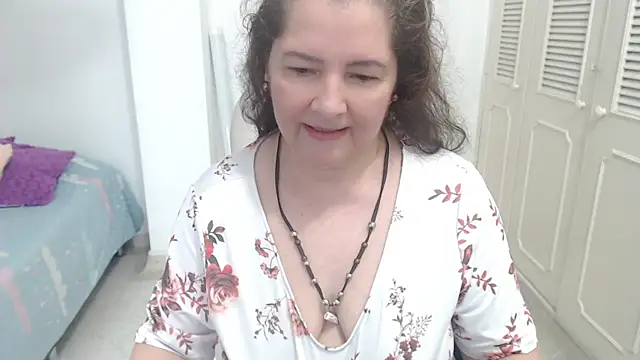 leonela_69 webcam