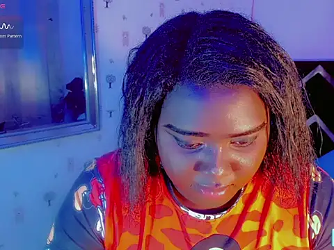 Hugemonsterblack webcam