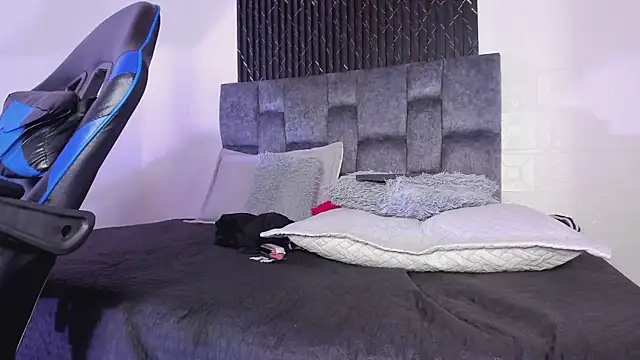 ThiagoSexy005 live cam on StripChat