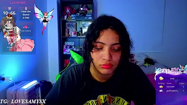 Lovelyamyy live cam on StripChat