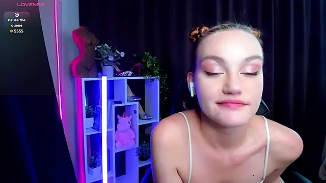 Ida_FaneStain live cam on StripChat