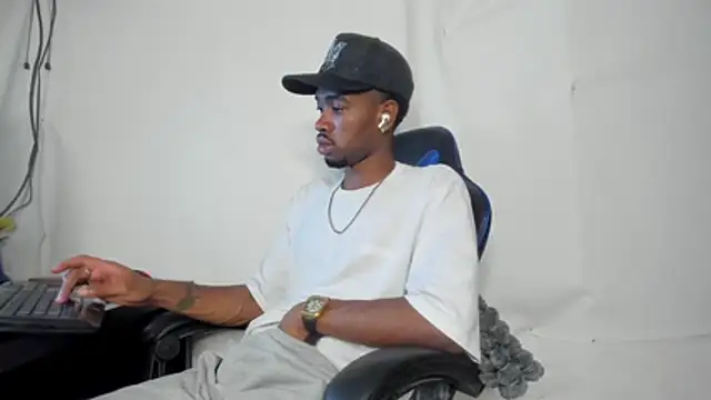 Kofi_exotic_2 webcam