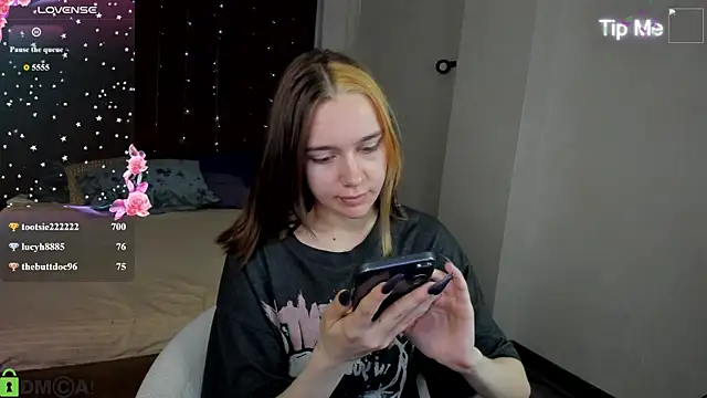 Lesi_Moonie01 webcam