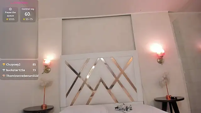 Sky_Collins_ webcam