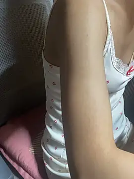 Mina048 webcam