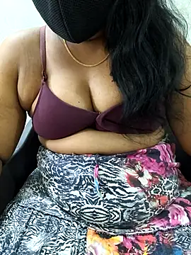 MaaliiiPonuTamil live cam on StripChat