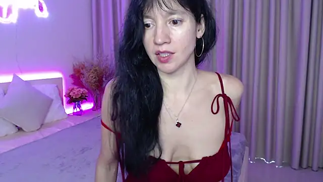 SofiSlowBurn live cam on StripChat