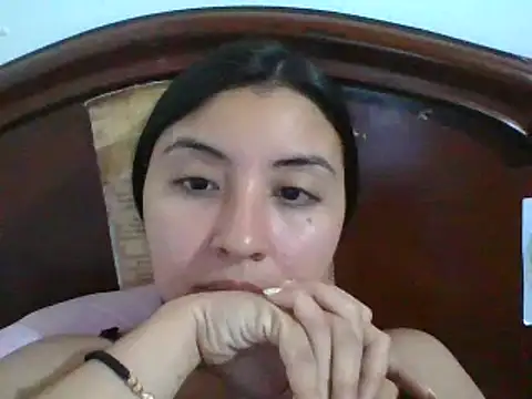 _Romilly_ live cam on StripChat