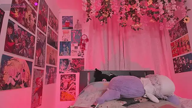 MissCurvyTop webcam
